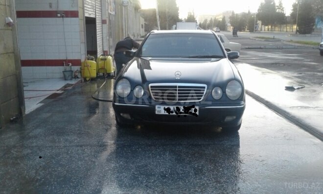 Mercedes E 240 2001, 231,949 km - 2.4 l - Gəncə