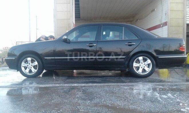 Mercedes E 240 2001, 231,949 km - 2.4 l - Gəncə