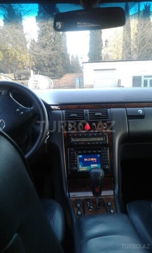 Mercedes E 240 2001, 231,949 km - 2.4 l - Gəncə