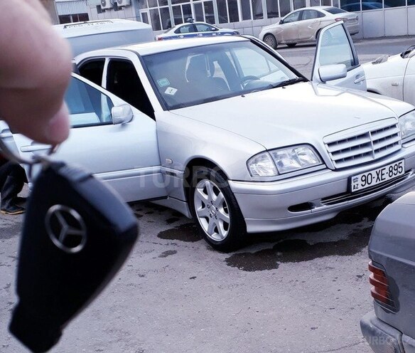 Mercedes C 180 1999, 320,000 km - 1.8 l - Bakı