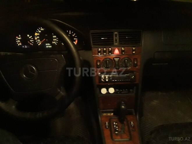 Mercedes C 180 1999, 320,000 km - 1.8 l - Bakı