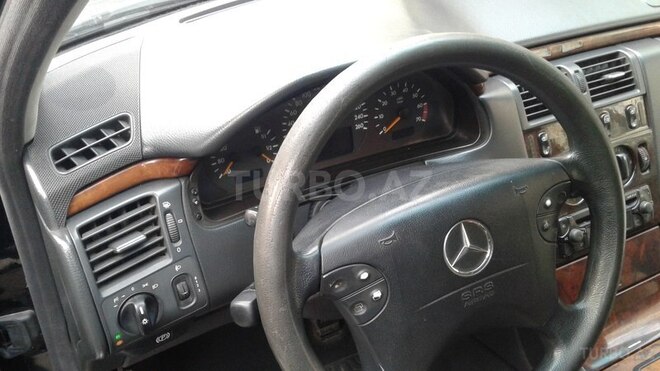 Mercedes E 240 2000, 317,124 km - 2.6 l - Bakı