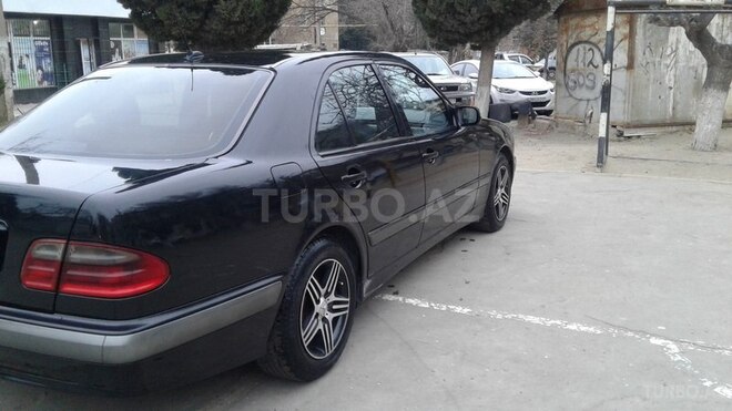Mercedes E 220 2001, 314,215 km - 2.2 l - Sumqayıt