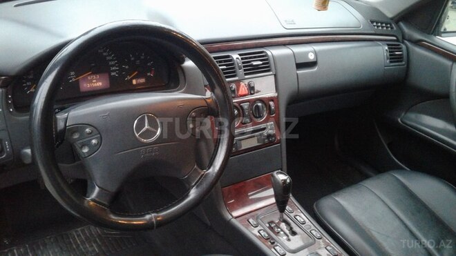 Mercedes E 220 2001, 314,215 km - 2.2 l - Sumqayıt