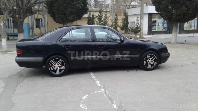 Mercedes E 220 2001, 314,215 km - 2.2 l - Sumqayıt