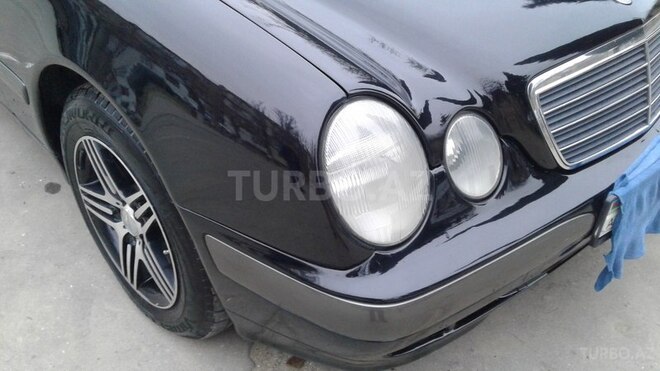 Mercedes E 220 2001, 314,215 km - 2.2 l - Sumqayıt
