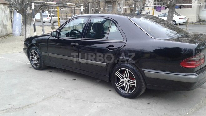 Mercedes E 220 2001, 314,215 km - 2.2 l - Sumqayıt