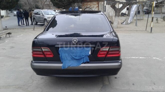 Mercedes E 220 2001, 314,215 km - 2.2 l - Sumqayıt