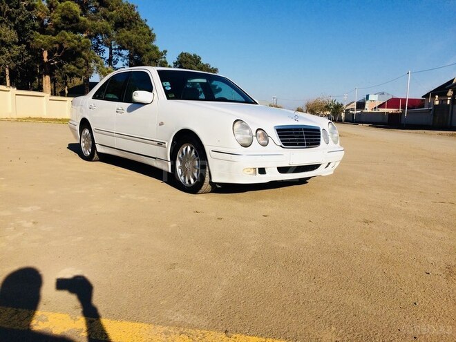 Mercedes E 240 1998, 209,344 km - 2.4 l - Bakı