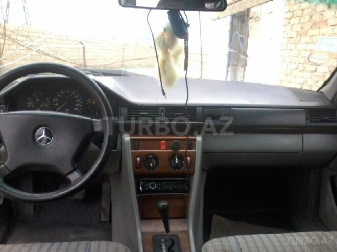 Mercedes E 200 1990, 390,000 km - 2.0 l - Sumqayıt