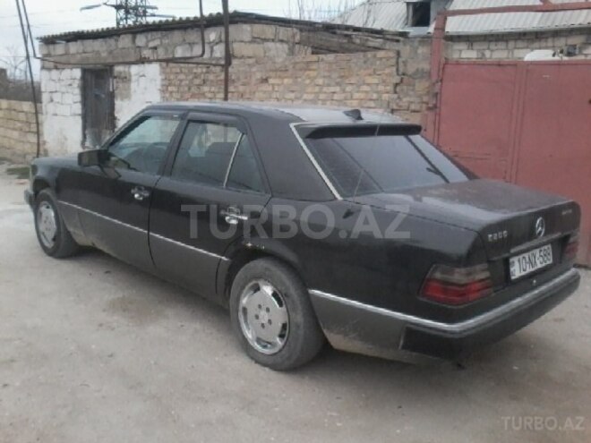 Mercedes E 200 1990, 390,000 km - 2.0 l - Sumqayıt