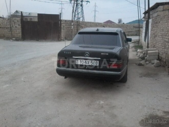 Mercedes E 200 1990, 390,000 km - 2.0 l - Sumqayıt