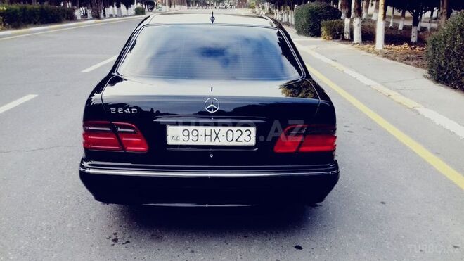 Mercedes E 240 2001, 230,000 km - 2.6 л - Sumqayıt