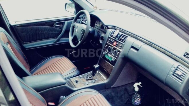 Mercedes E 240 2001, 230,000 km - 2.6 л - Sumqayıt
