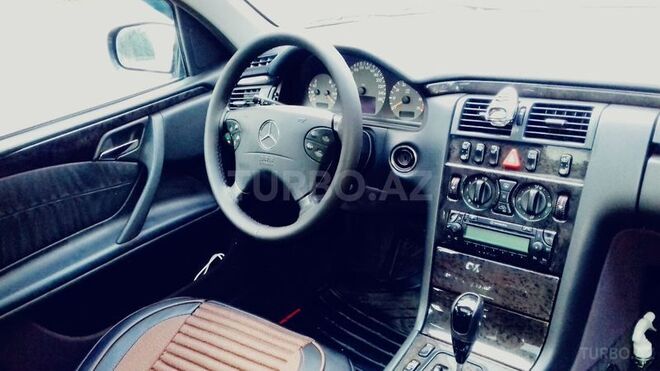 Mercedes E 240 2001, 230,000 km - 2.6 л - Sumqayıt