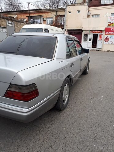 Mercedes E 230 1985, 469,772 km - 2.3 л - Bakı