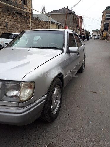 Mercedes E 230 1985, 469,772 km - 2.3 л - Bakı