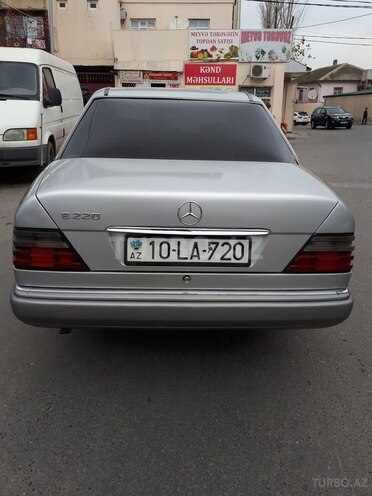 Mercedes E 230 1985, 469,772 km - 2.3 л - Bakı
