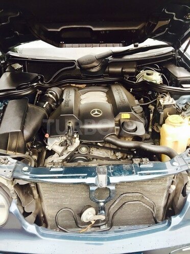 Mercedes E 320 2001, 276,300 km - 3.2 l - Bakı