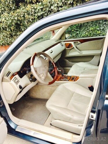 Mercedes E 320 2001, 276,300 km - 3.2 l - Bakı
