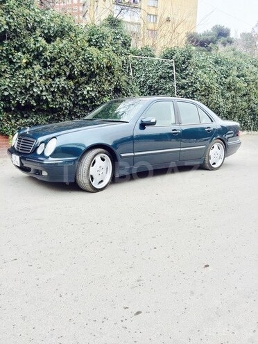 Mercedes E 320 2001, 276,300 km - 3.2 l - Bakı