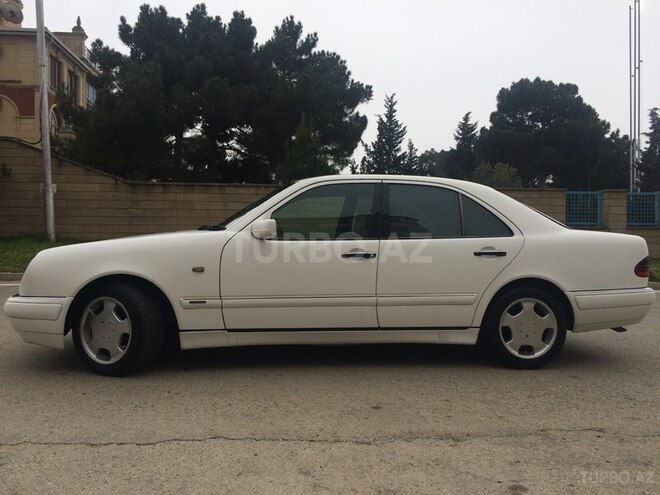 Mercedes E 240 1998, 250,000 km - 2.4 l - Bakı