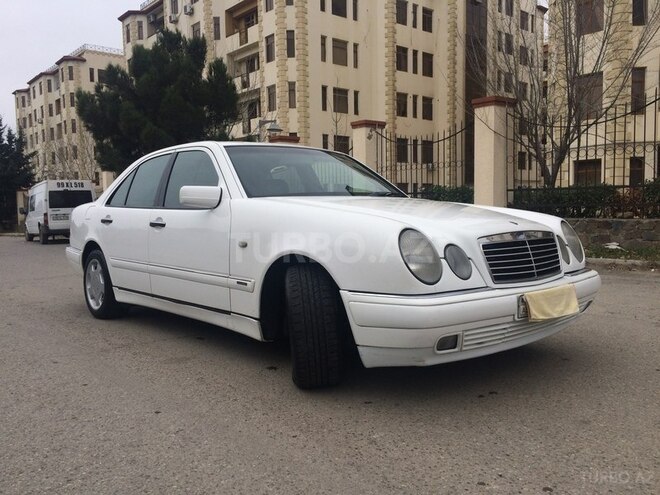 Mercedes E 240 1998, 250,000 km - 2.4 l - Bakı