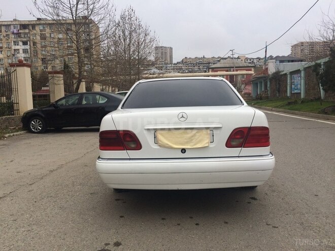 Mercedes E 240 1998, 250,000 km - 2.4 l - Bakı