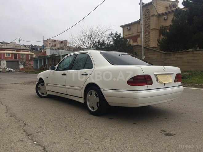Mercedes E 240 1998, 250,000 km - 2.4 l - Bakı