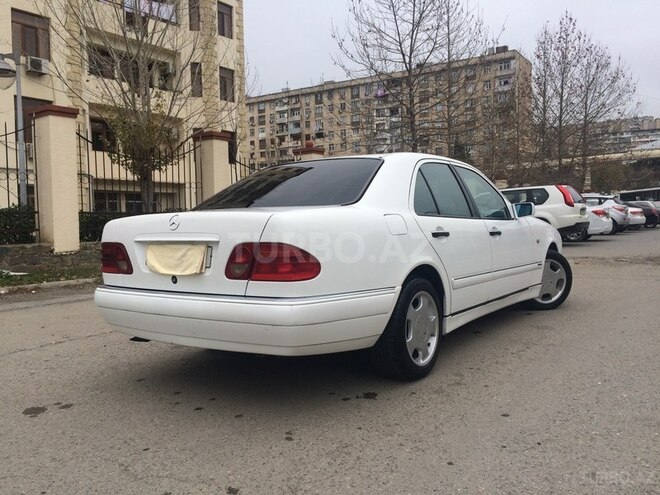 Mercedes E 240 1998, 250,000 km - 2.4 l - Bakı