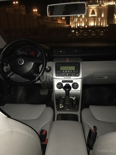 Volkswagen Passat 2005, 285,000 km - 2.0 l - Bakı