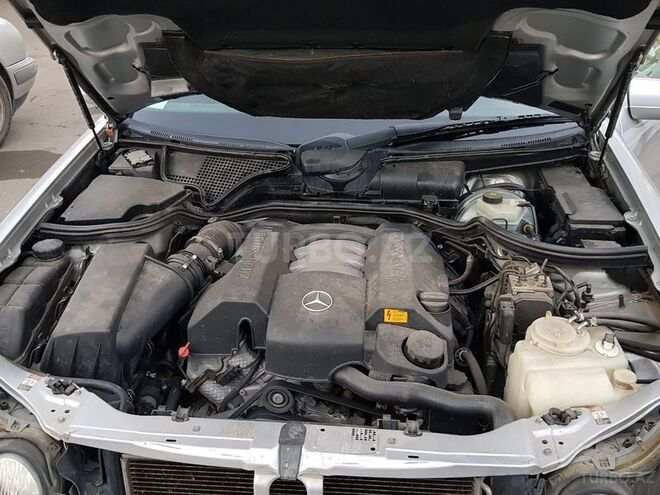 Mercedes E 240 1998, 256,000 km - 2.4 l - Gəncə