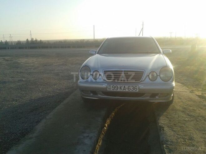 Mercedes E 220 2000, 200,000 km - 2.2 l - Bakı