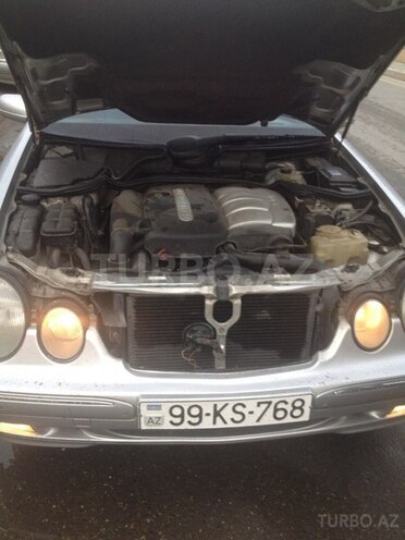 Mercedes E 220 2000, 425,935 km - 2.2 l - Bakı