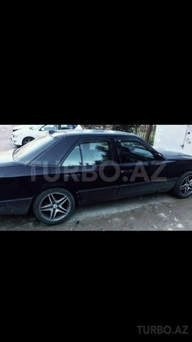 Mercedes E 260 1989, 489,906 km - 2.6 l - Bakı