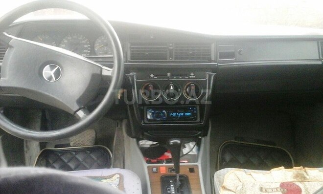 Mercedes 190 1989, 320,000 km - 2.3 l - Bakı