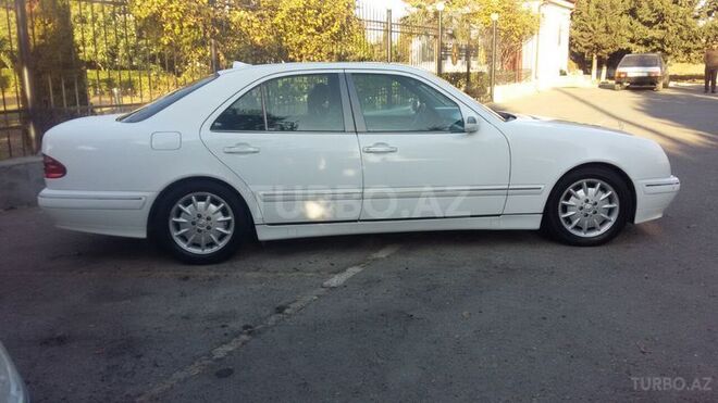 Mercedes E 280 2000, 225,155 km - 2.8 l - Bərdə