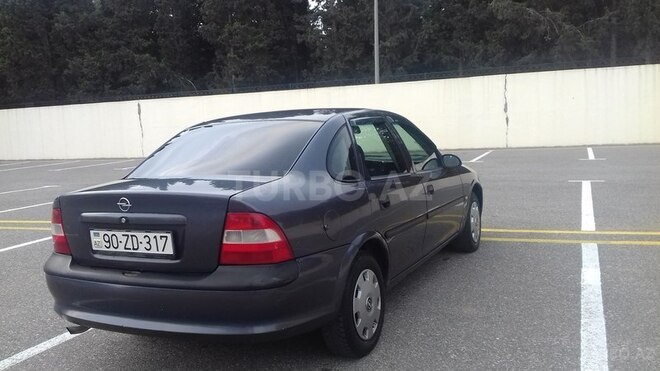 Opel Vectra 1997, 244,000 km - 1.8 l - Sumqayıt