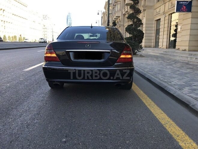 Mercedes E 320 2003, 196,000 km - 3.2 l - Bakı