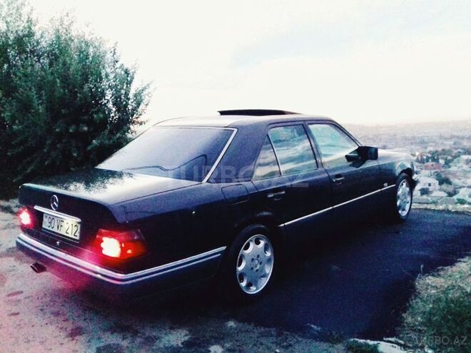 Mercedes E 220 1995, 397,000 km - 2.2 л - Bakı