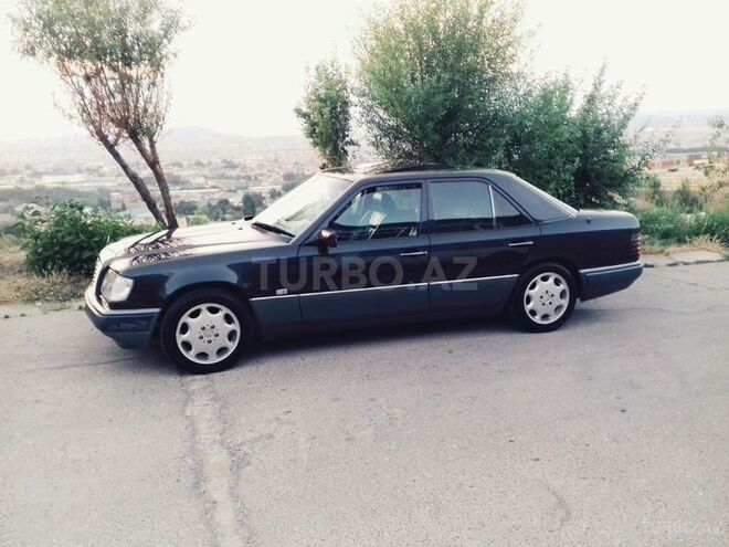 Mercedes E 220 1995, 397,000 km - 2.2 л - Bakı