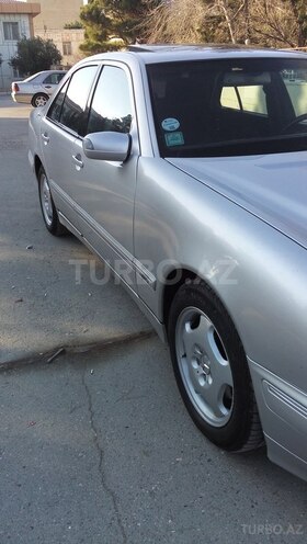 Mercedes E 220 2000, 264,000 km - 2.2 l - Bakı
