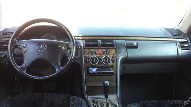 Mercedes E 220 2000, 264,000 km - 2.2 l - Bakı