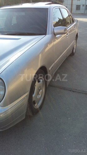 Mercedes E 220 2000, 264,000 km - 2.2 l - Bakı
