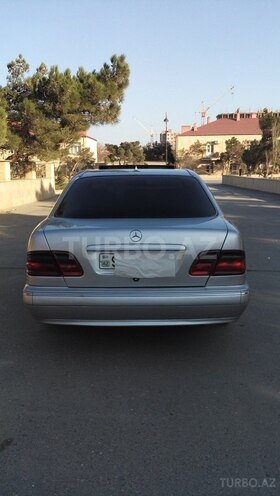 Mercedes E 220 2000, 264,000 km - 2.2 l - Bakı