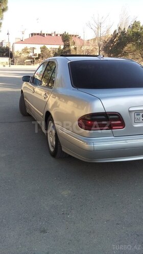 Mercedes E 220 2000, 264,000 km - 2.2 l - Bakı