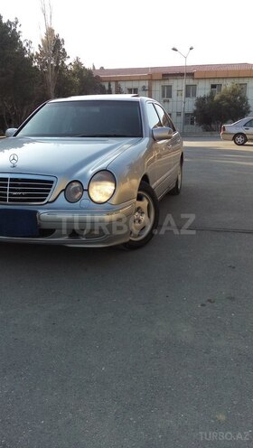 Mercedes E 220 2000, 264,000 km - 2.2 l - Bakı