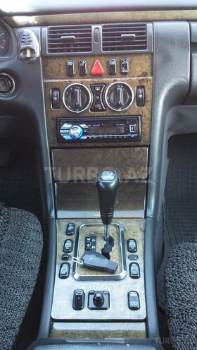 Mercedes E 220 2000, 264,000 km - 2.2 l - Bakı