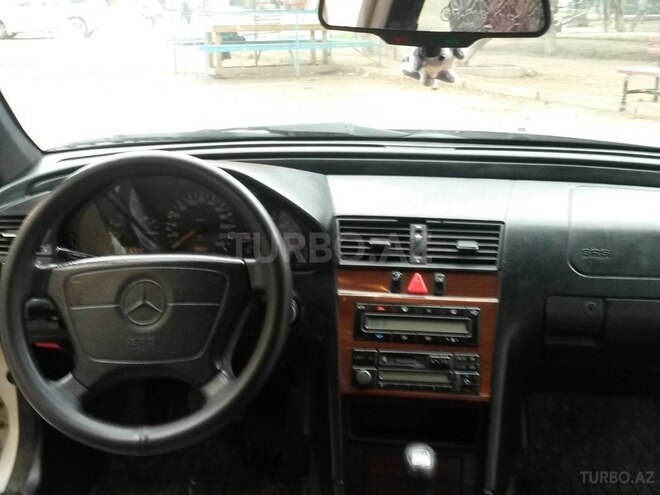 Mercedes C 200 1997, 292,000 km - 2.0 l - Bakı