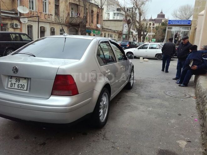 Volkswagen Bora 2003, 180,000 km - 2.0 l - Bakı